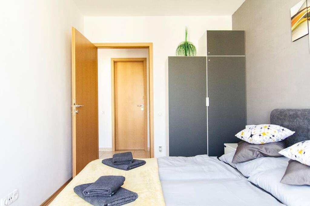Vip Mini Resort,Private Parking & Balcony Budapeste Exterior foto